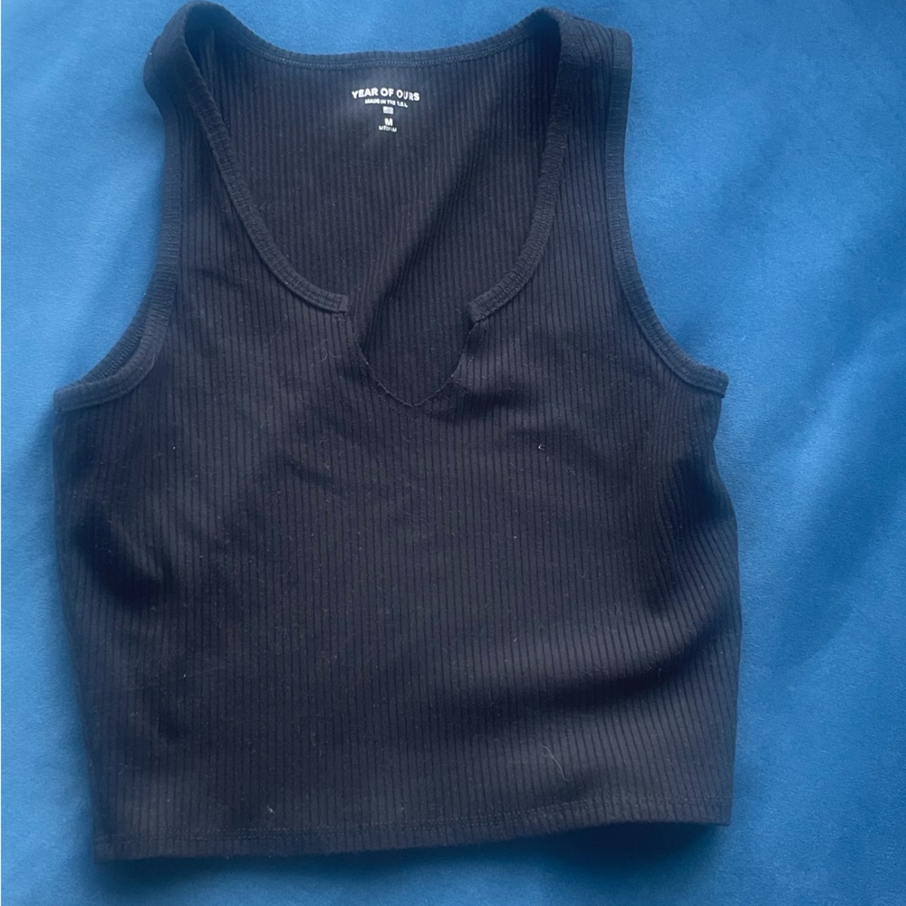 Super cute black crop tank